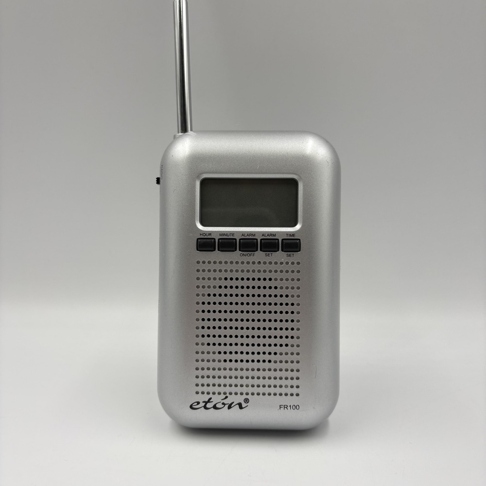 Eton Blackout Buddy FR100 Plug-In‎ AM FM Clock Radio Light Silver Alarm Alert